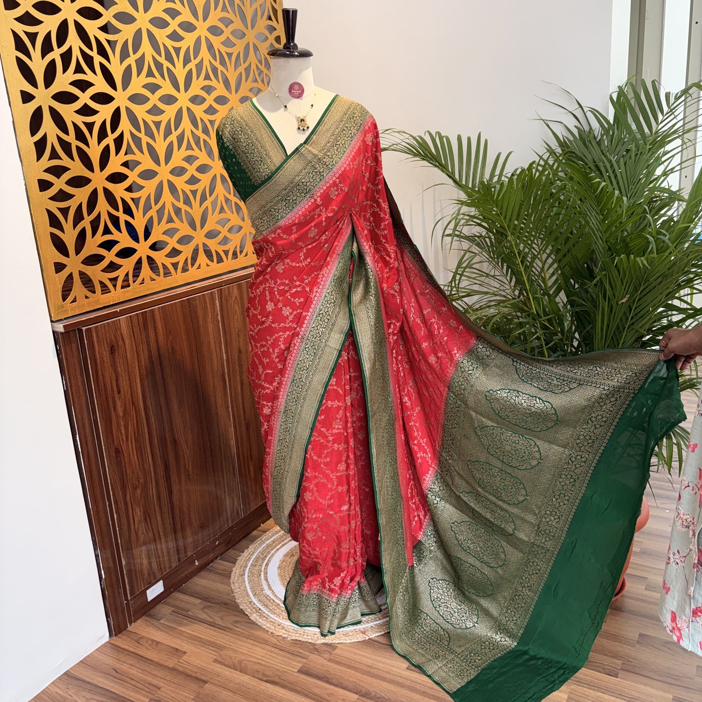 Red Jaal Banarasi Pure Crepe Saree