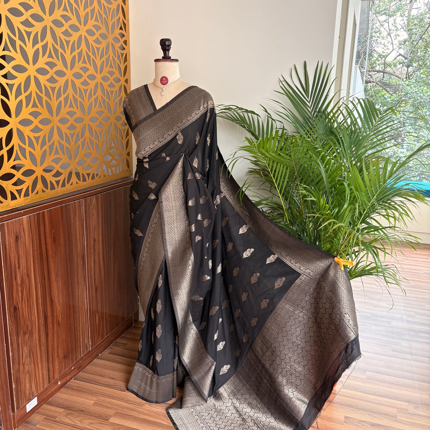 Black Banarasi Semi Matka Silk Saree