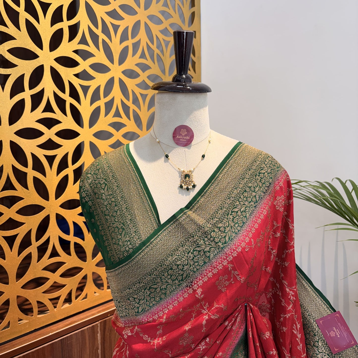 Red Jaal Banarasi Pure Crepe Saree