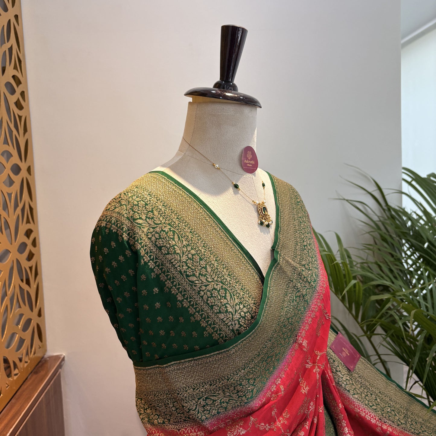 Red Jaal Banarasi Pure Crepe Saree
