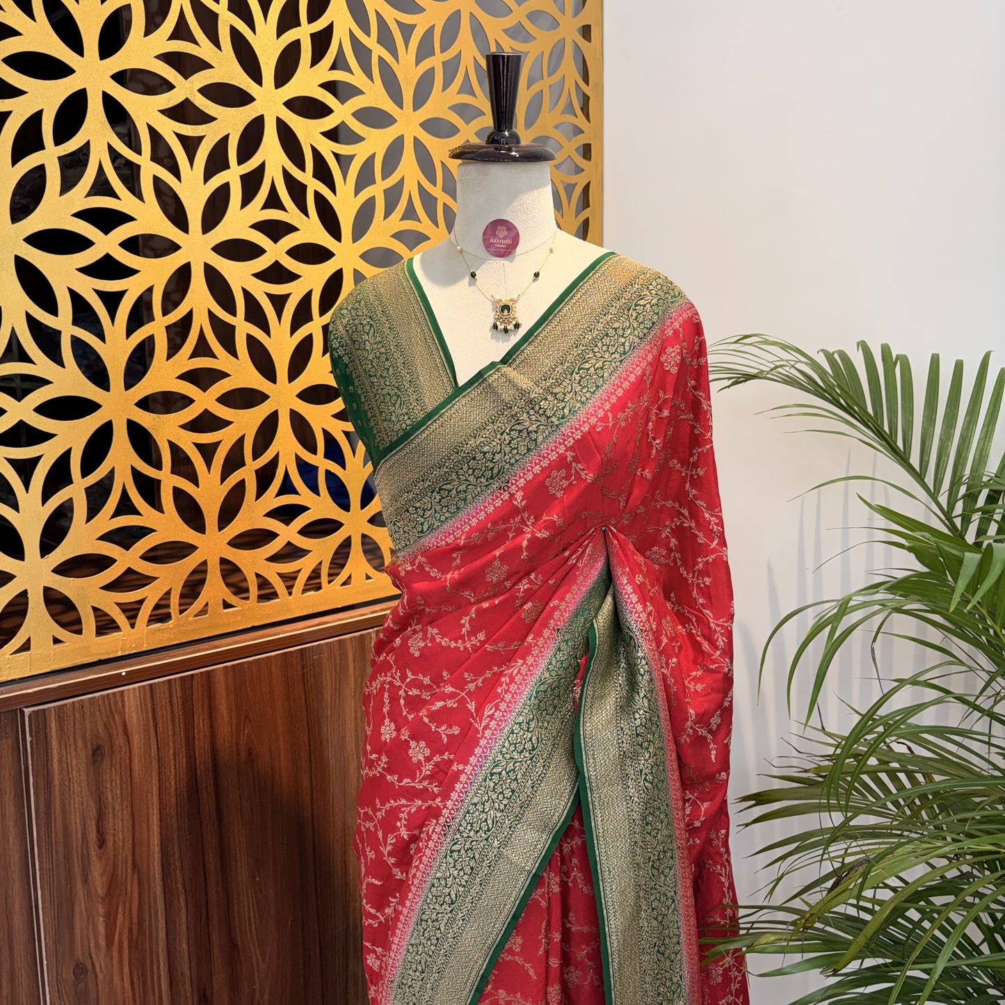 Red Jaal Banarasi Pure Crepe Saree