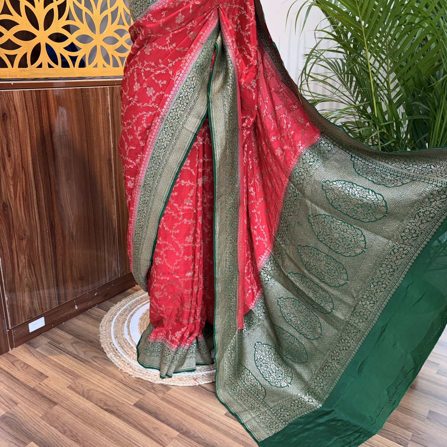 Red Jaal Banarasi Pure Crepe Saree