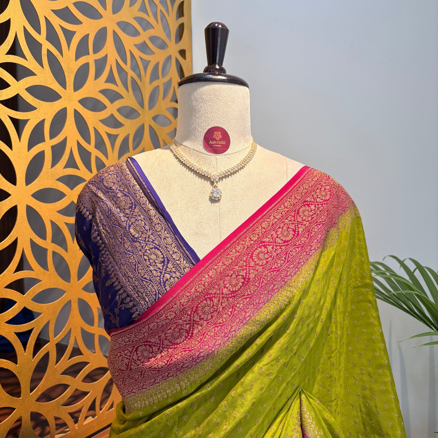 Green Banarasi Pure Crepe Saree