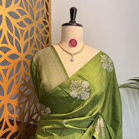 Green Semi Raw Mango Banarasi Saree – woven (zari) work			