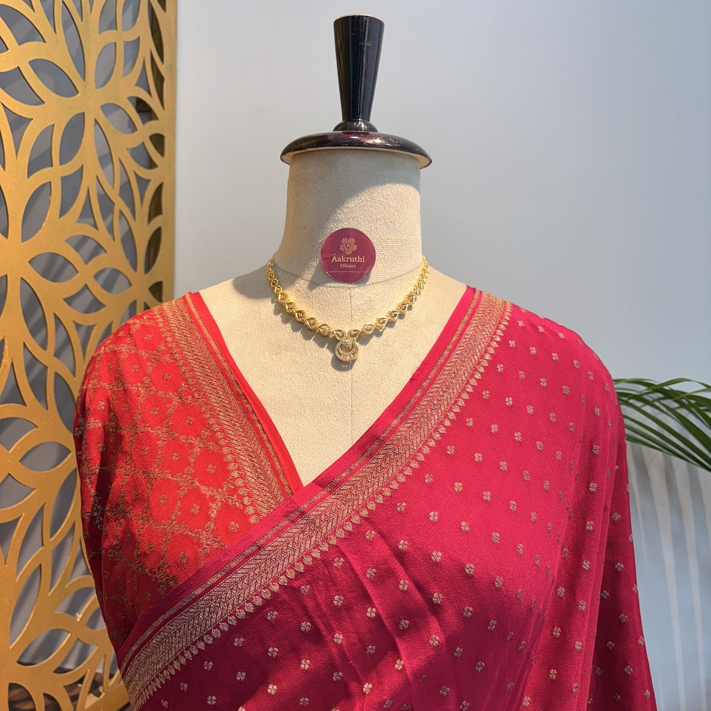 Red Pink Ombre Banarasi Pure Crepe Saree