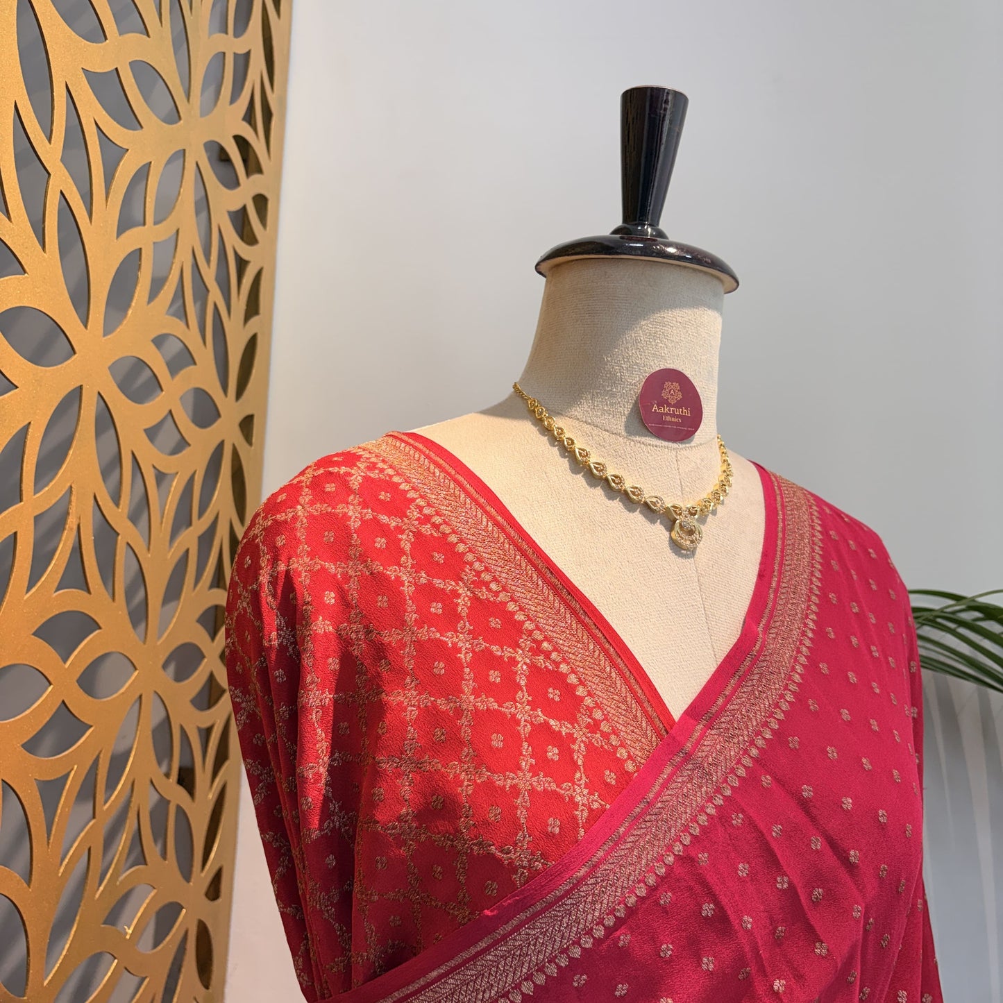 Red Pink Ombre Banarasi Pure Crepe Saree