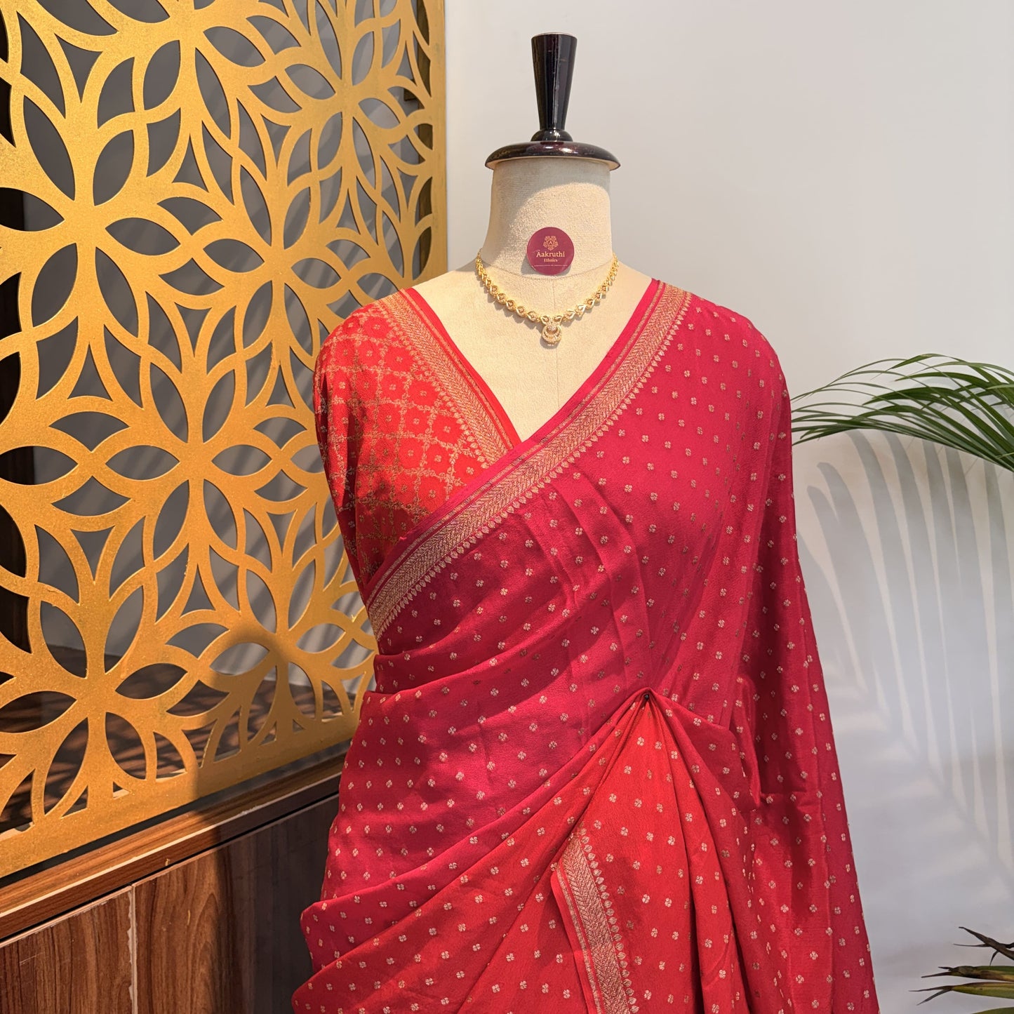 Red Pink Ombre Banarasi Pure Crepe Saree