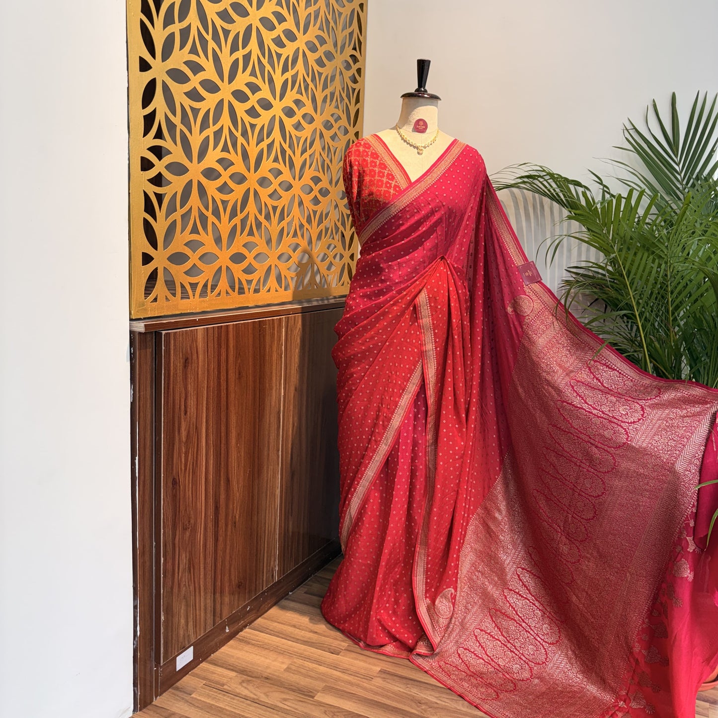 Red Pink Ombre Banarasi Pure Crepe Saree