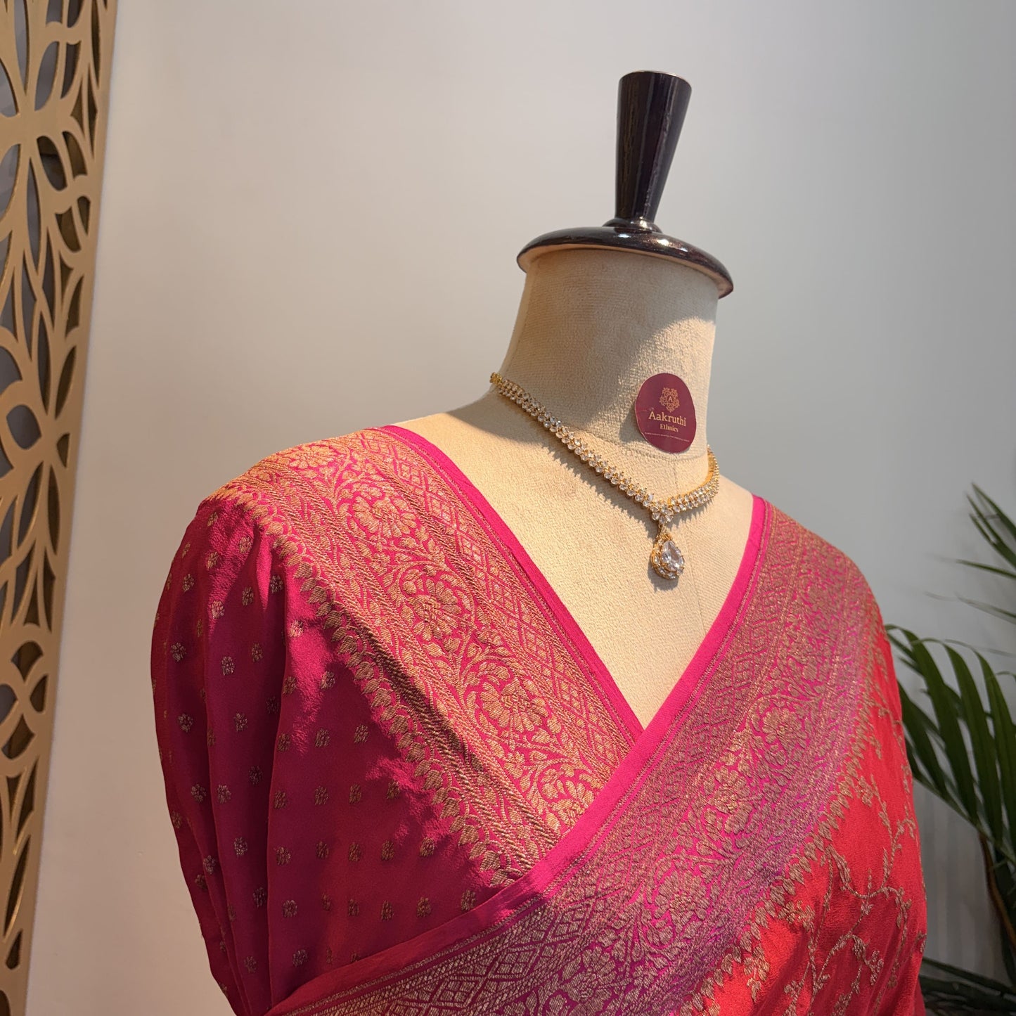 Red Jaal Banarasi Pure Crepe Saree