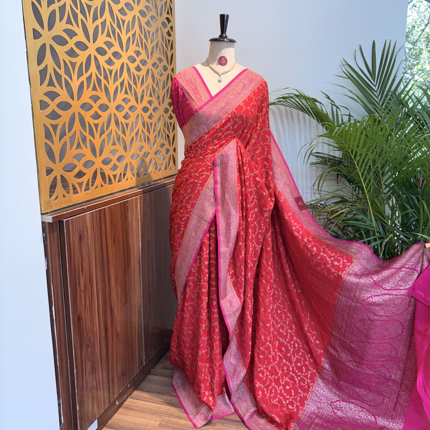 Red Jaal Banarasi Pure Crepe Saree