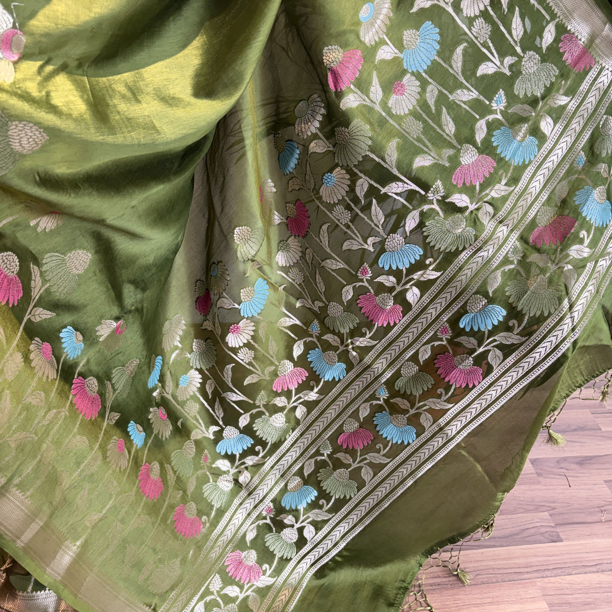 Green Semi Raw Silk Banarasi Saree