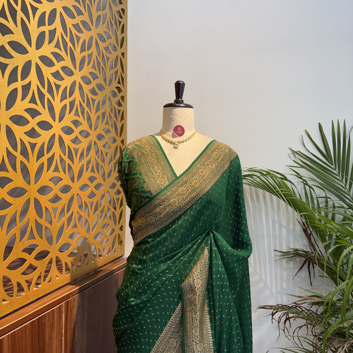 Green Banarasi Pure Crepe Saree – woven (zari) work			