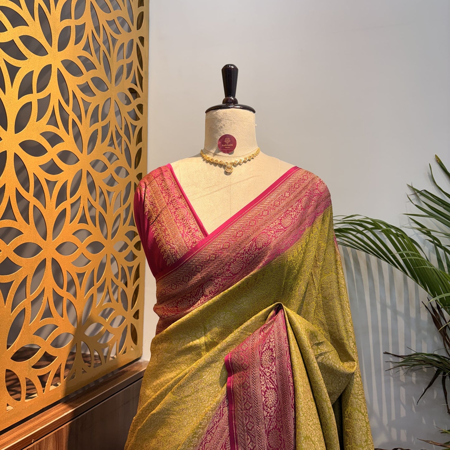 Yellow Banarasi Pure Crepe Brocade Saree