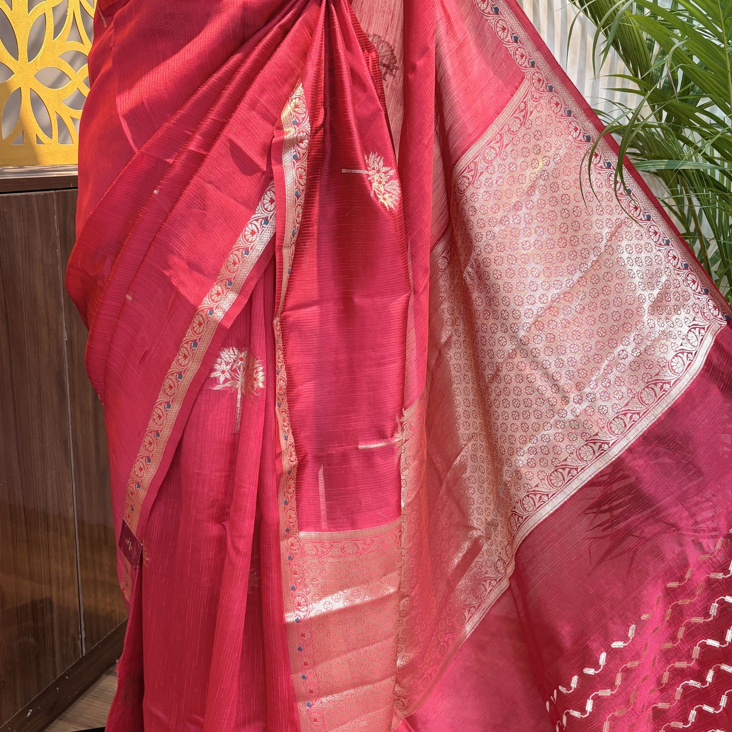Red Semi Raw Silk Banarasi Saree