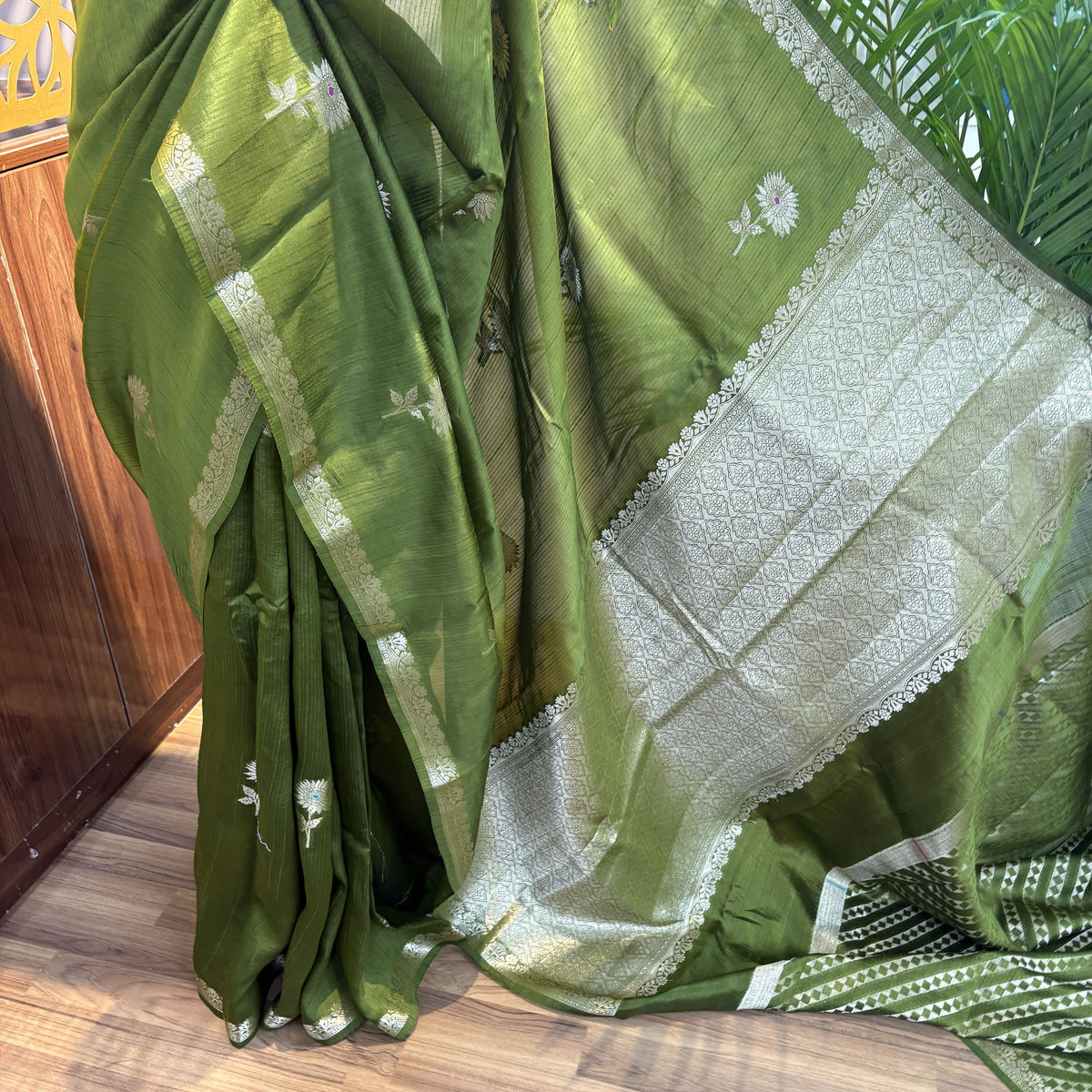 Green Semi Raw Silk Banarasi Saree