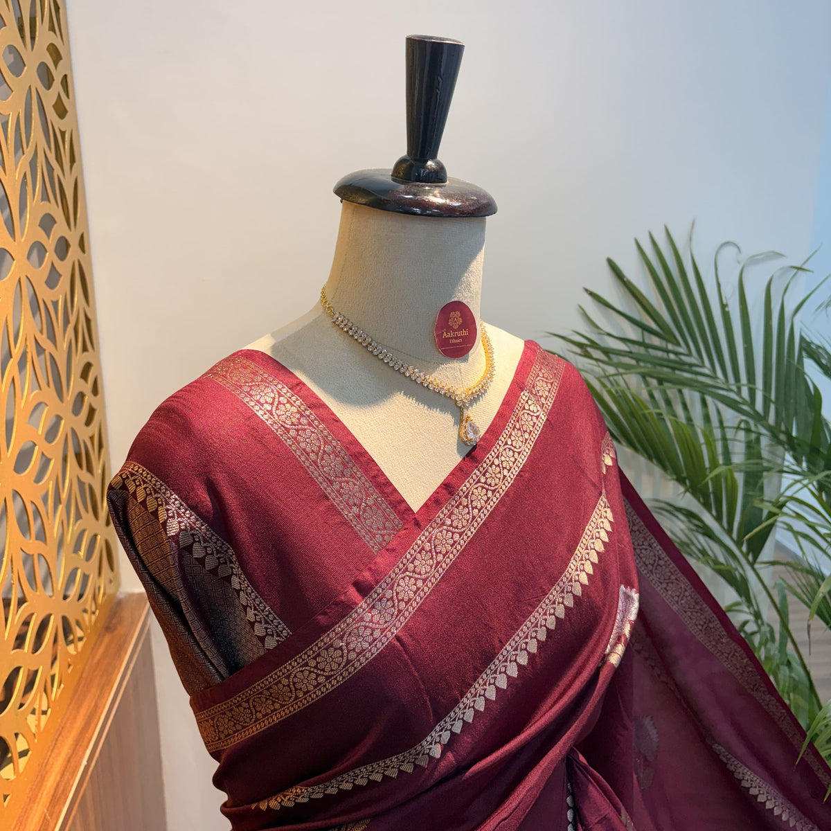 Maroon Semi Raw Silk Banarasi Saree – woven (zari) work			