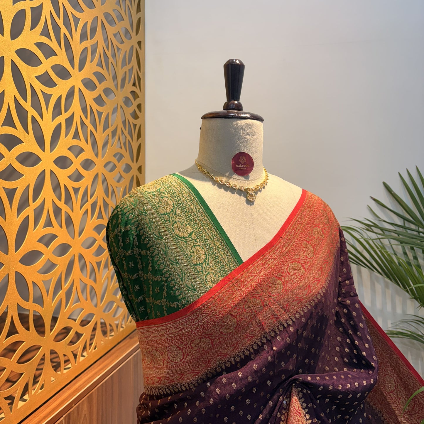 Wine 3D  Banarasi Pure Crepe Saree