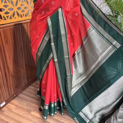 Red Semi Raw Silk Banarasi Saree – woven (zari) work			