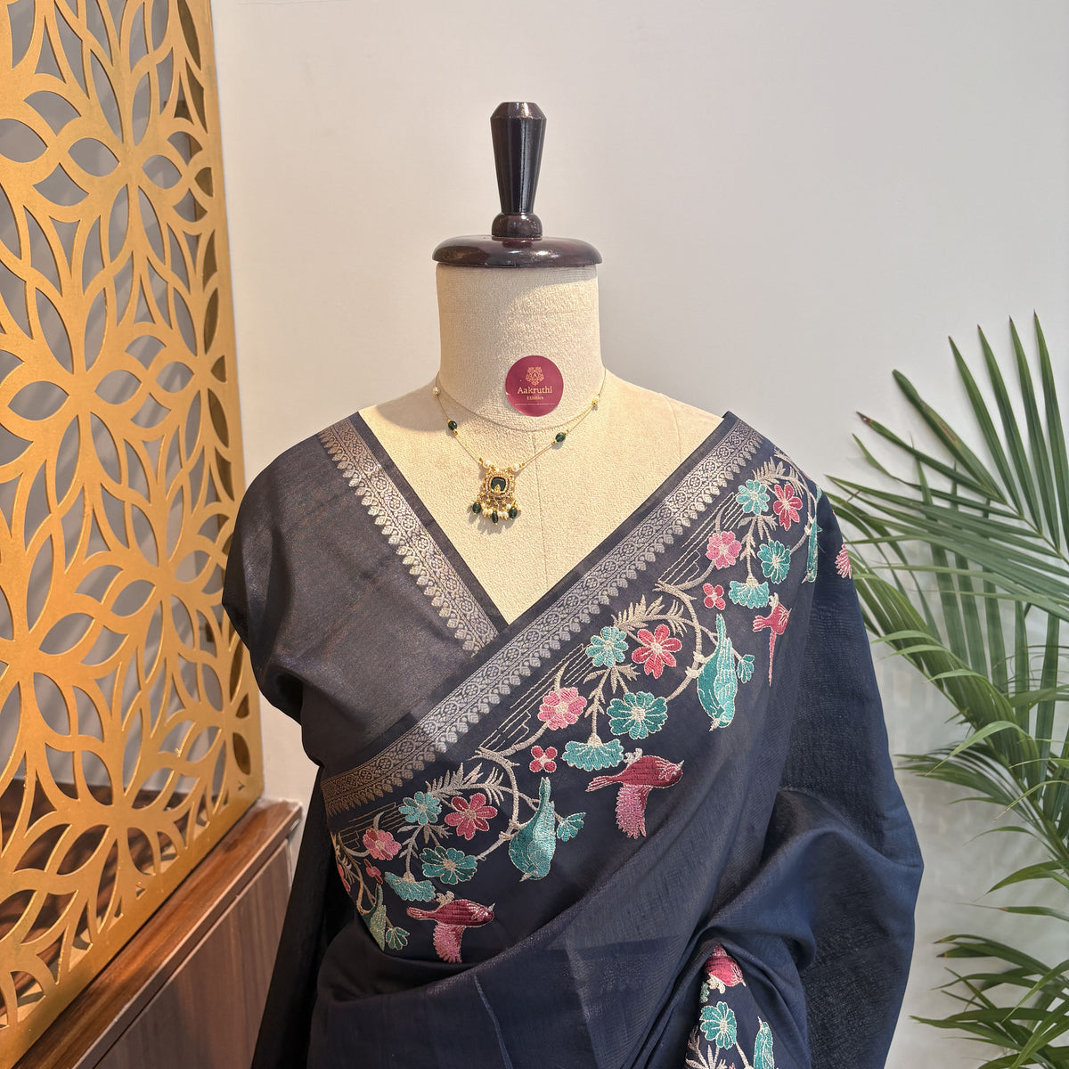 Navy Blue Semi Raw Silk Banarasi Saree – woven (zari) work			