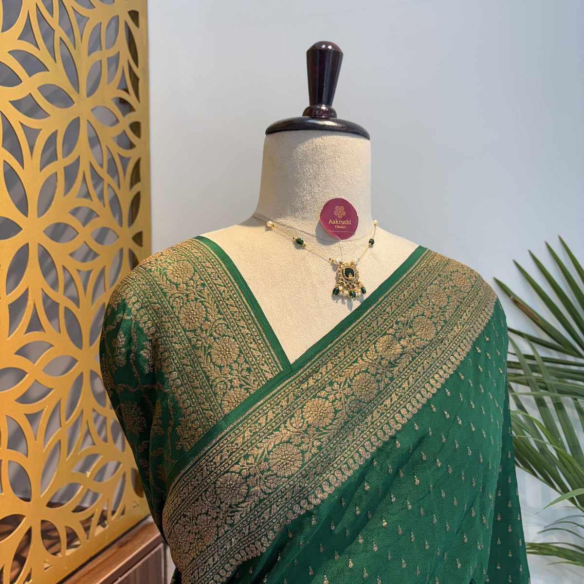 Green Banarasi Pure Crepe Saree – woven (zari) work			