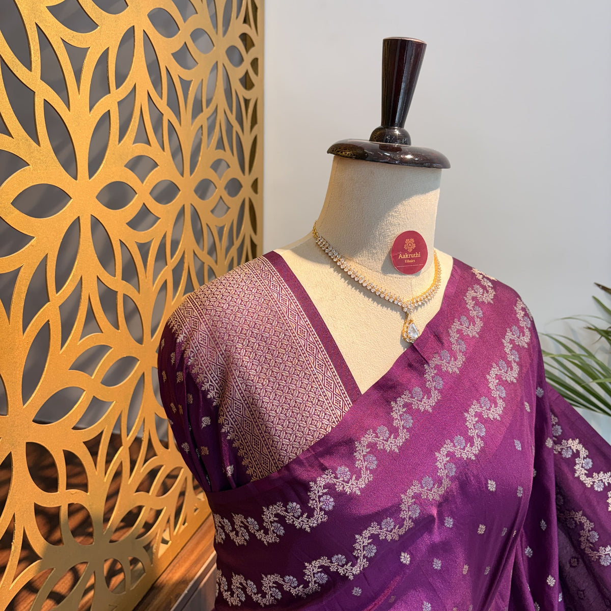 Purple Semi Raw Mango Banarasi Saree – woven (zari) work			