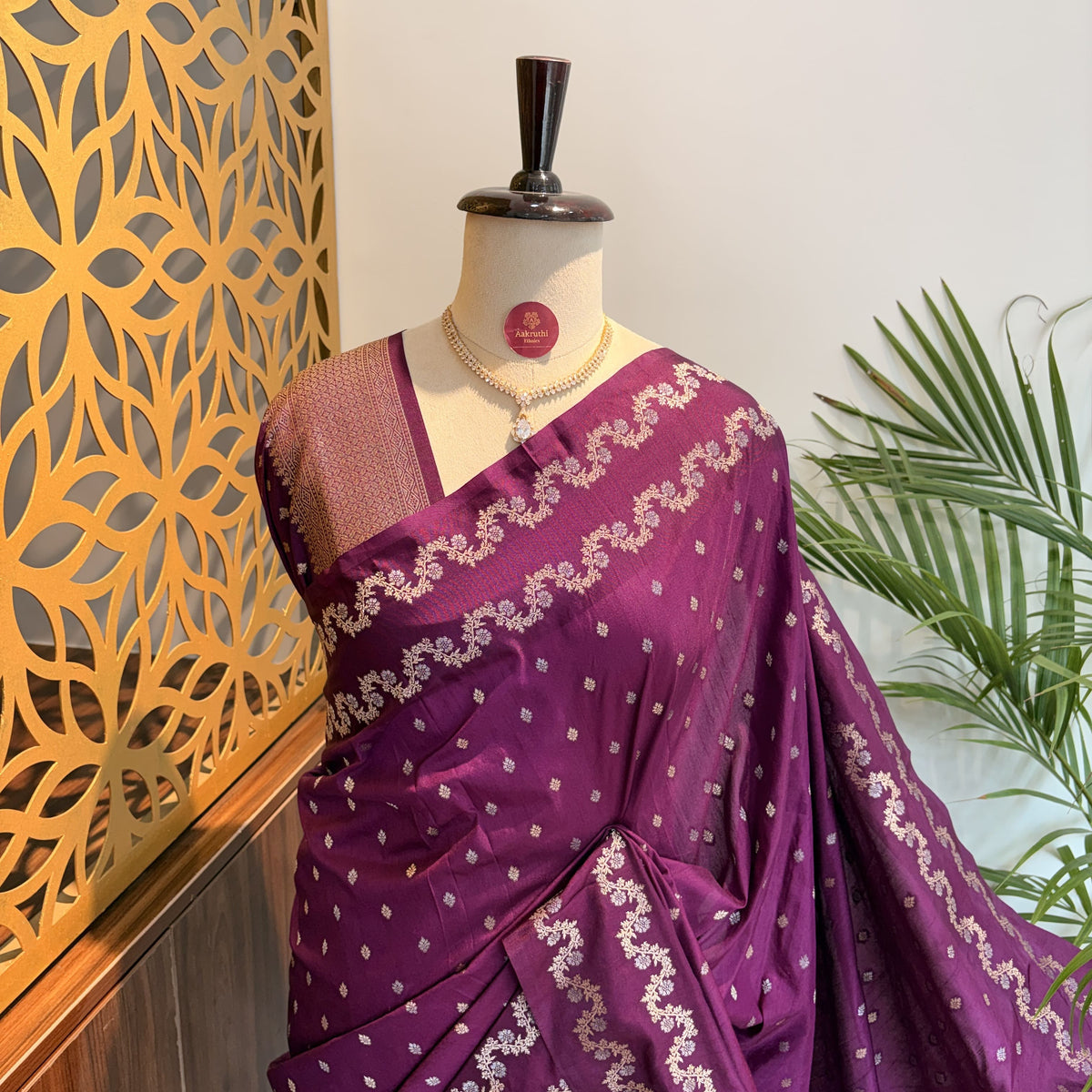 Purple Semi Raw Mango Banarasi Saree – woven (zari) work			