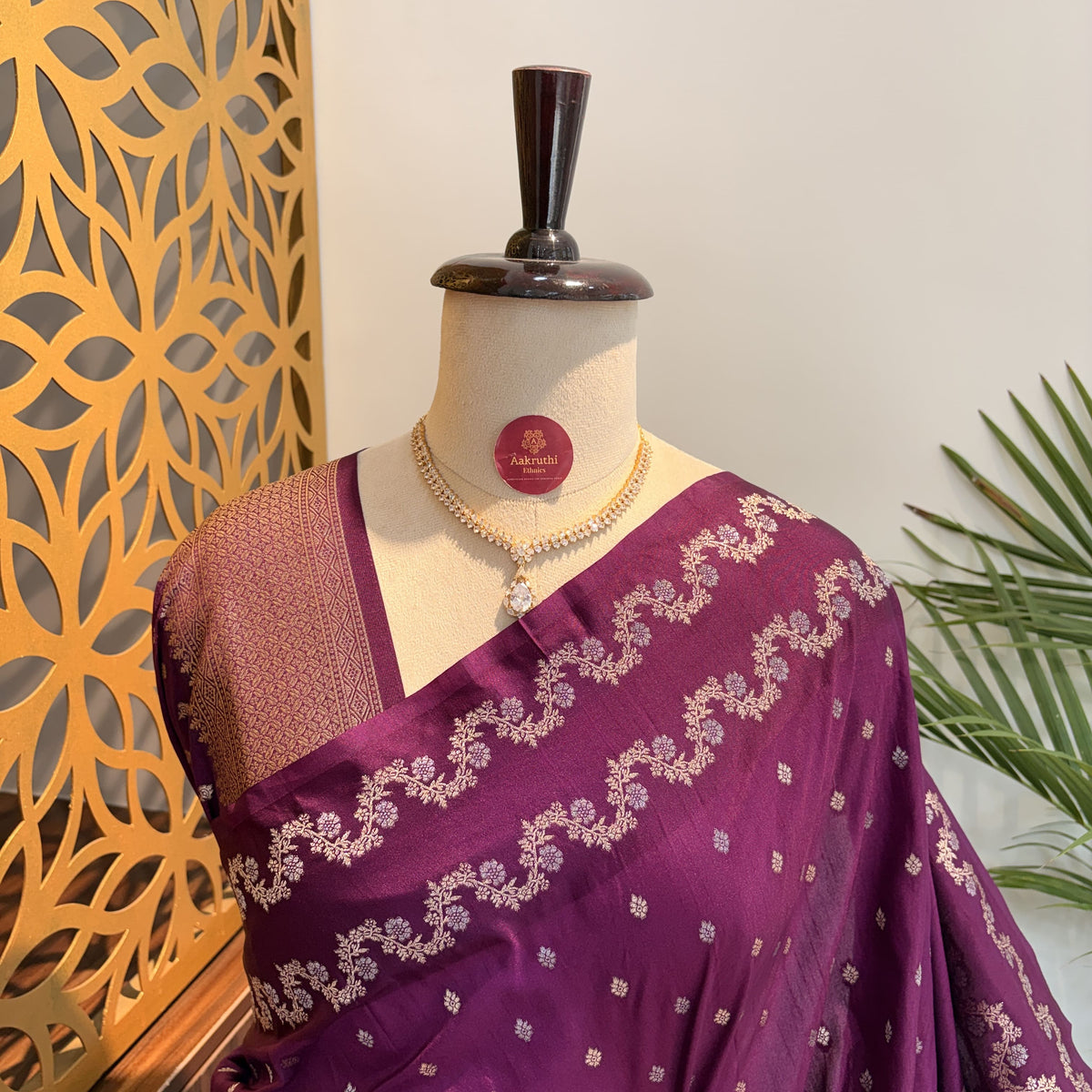 Purple Semi Raw Mango Banarasi Saree – woven (zari) work			