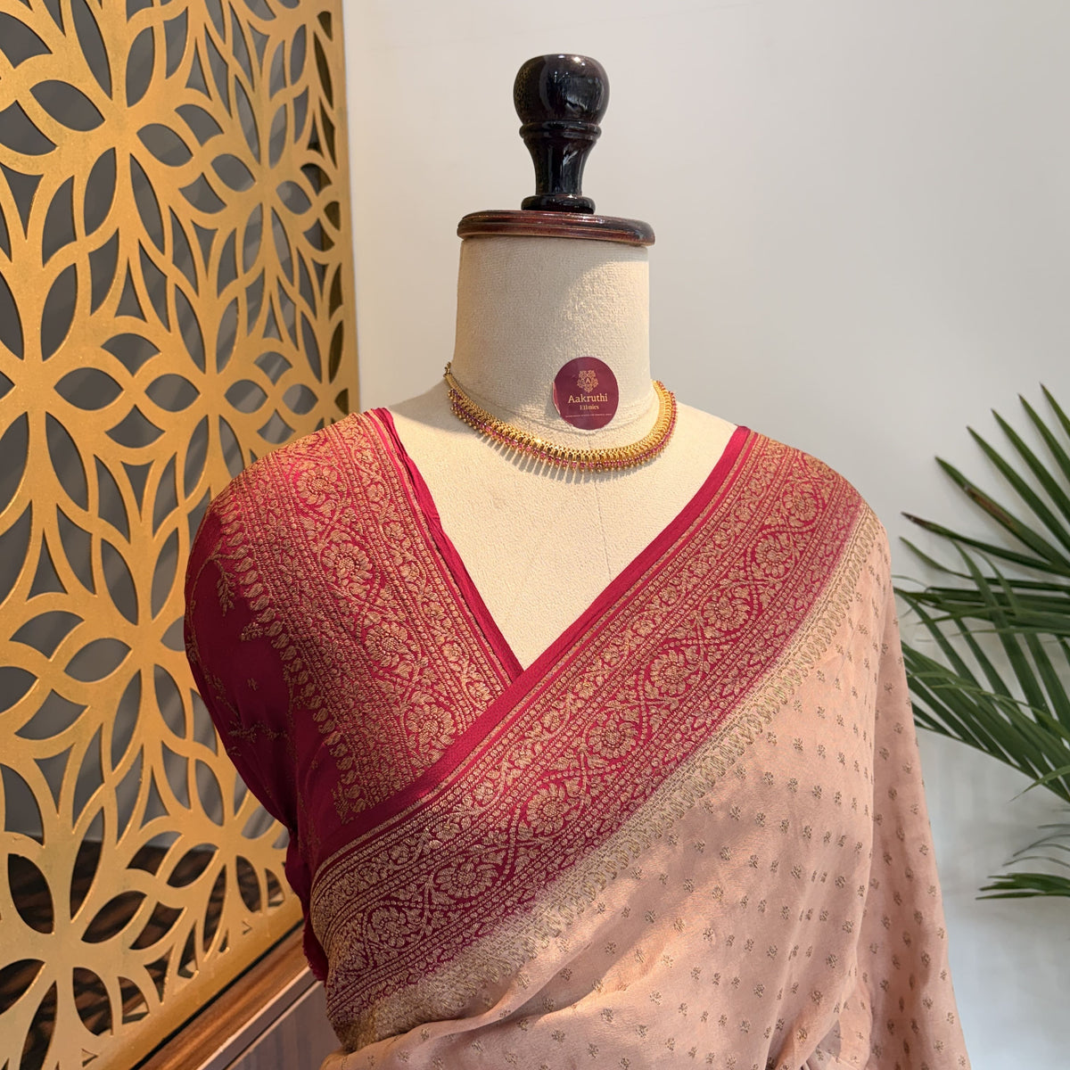 Cream Banarasi Pure Crepe Saree – woven (zari) work			