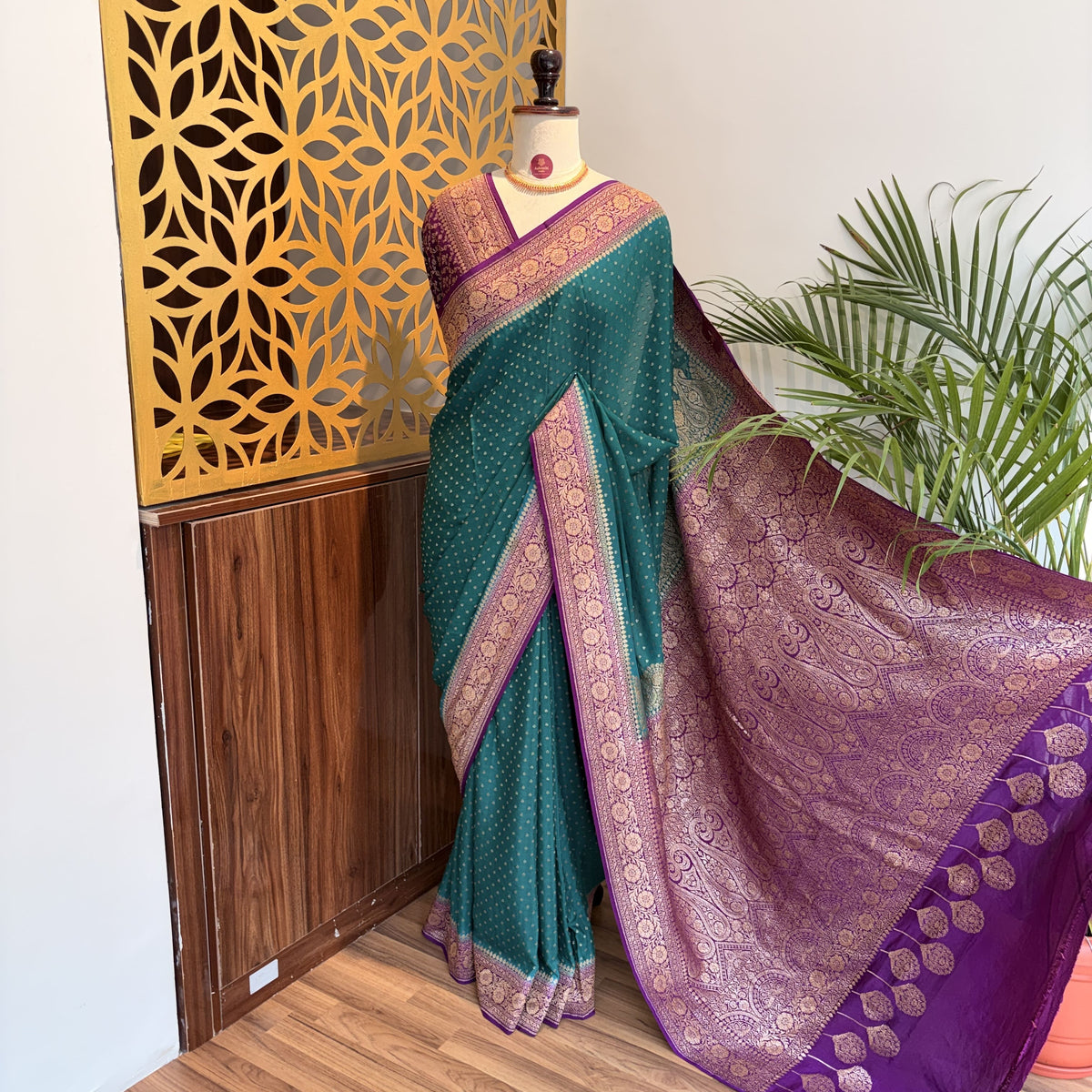 Rama Green Banarasi Pure Crepe Saree – woven (zari) work			