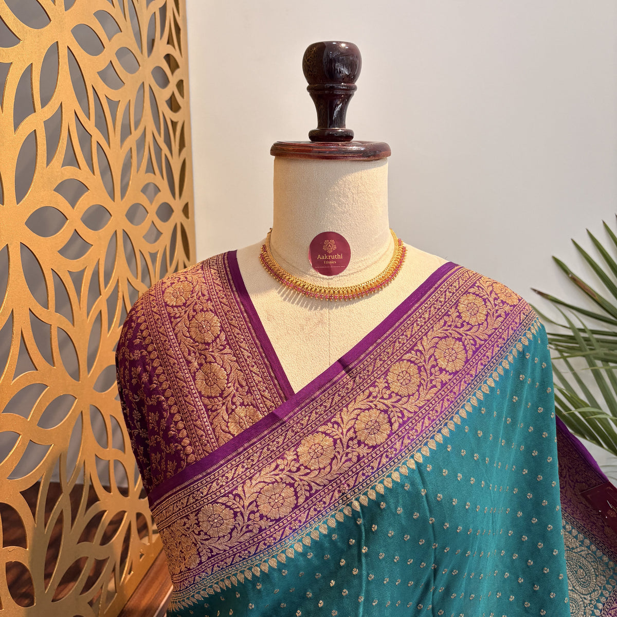Rama Green Banarasi Pure Crepe Saree – woven (zari) work			