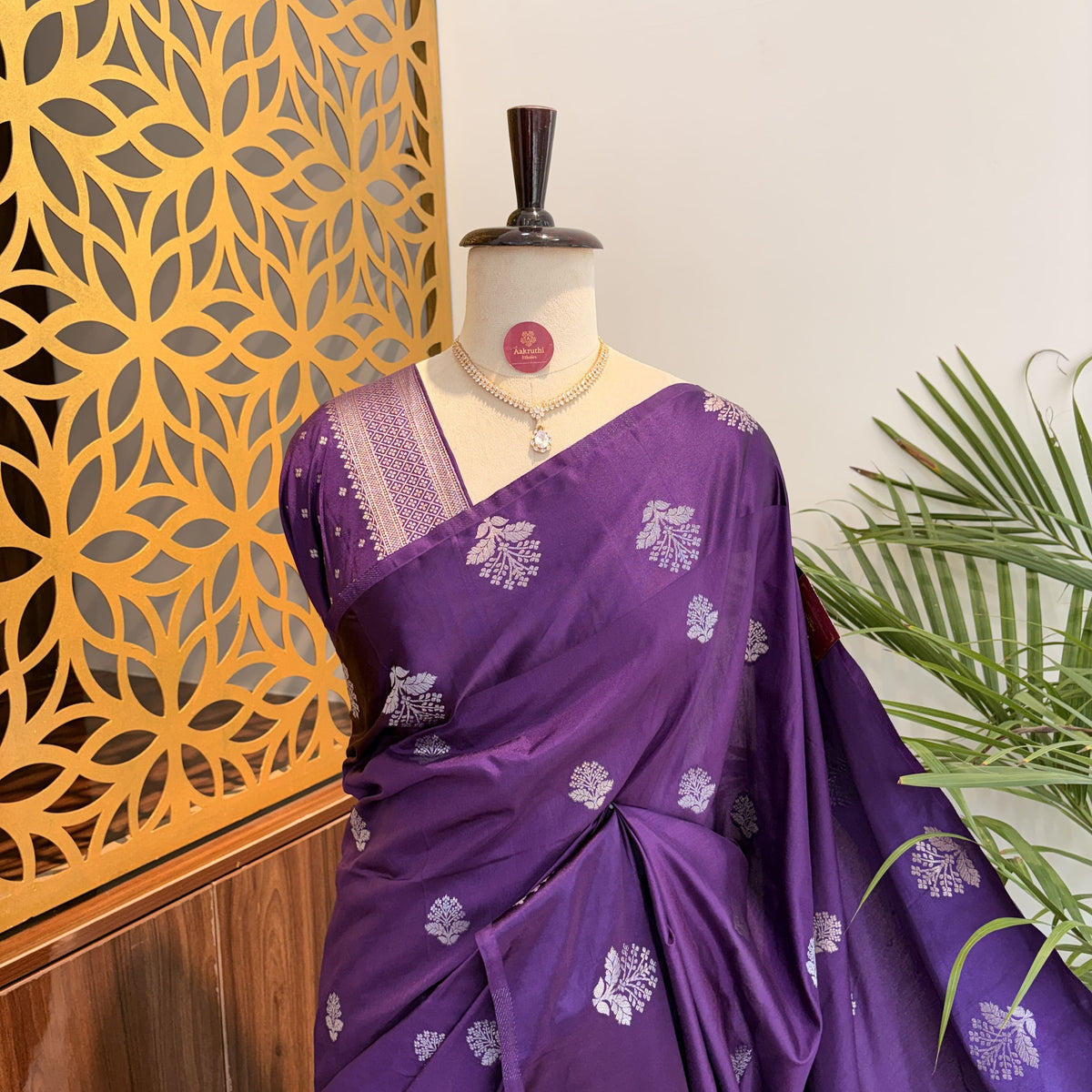 Purple Semi Raw Mango Banarasi Saree – woven (zari) work			