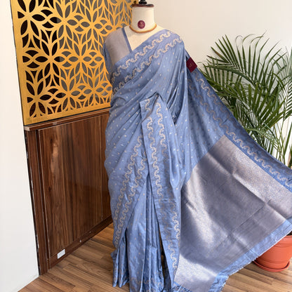 Grey Semi Raw Mango Banarasi Saree – woven (zari) work			