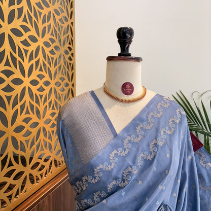 Grey Semi Raw Mango Banarasi Saree – woven (zari) work			