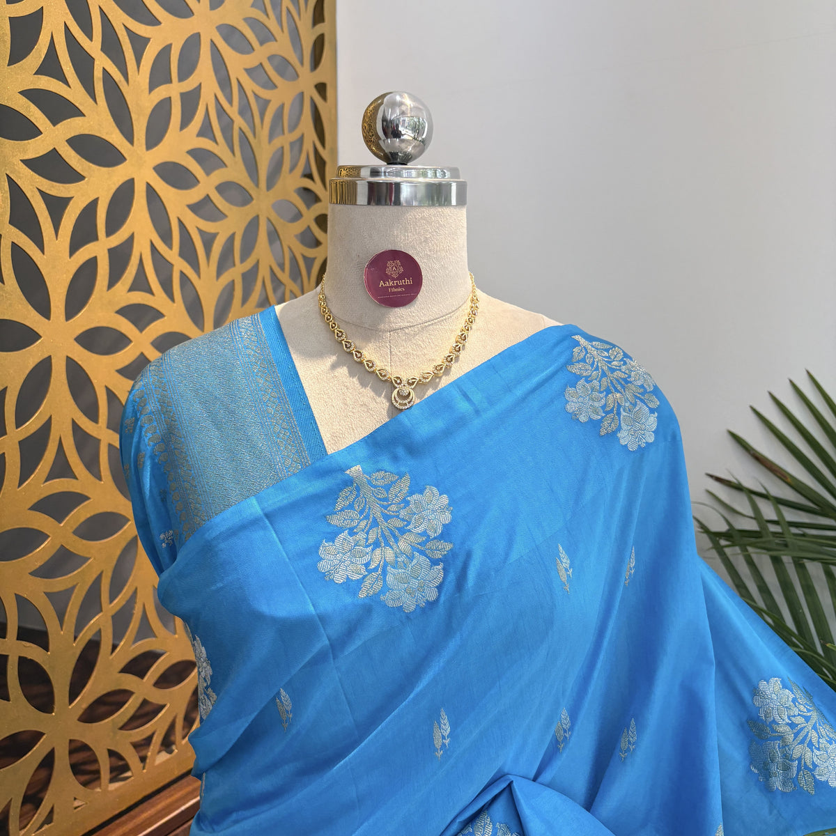 Blue Semi Raw Mango Banarasi Saree – woven (zari) work			