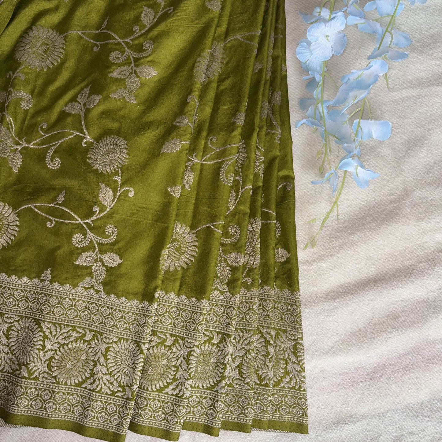 Green Semi Mashroo Crepe Banarasi Saree